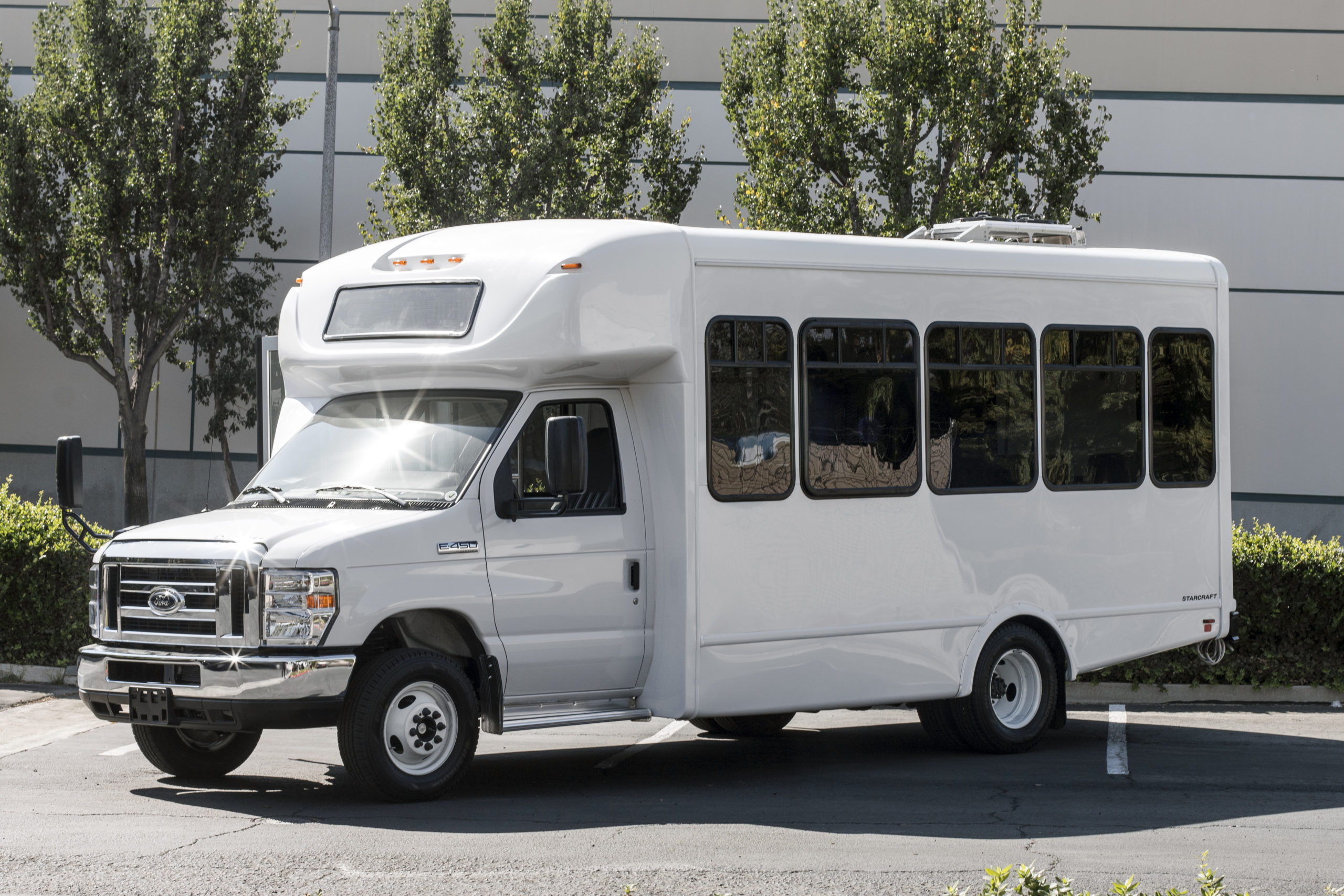 MY20 Phoenix ZEUS 400 Shuttle Bus ZE 200316 scaled 1