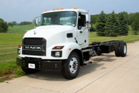 AL MY21 SEA Electric Mack MD6 EV 210928 1