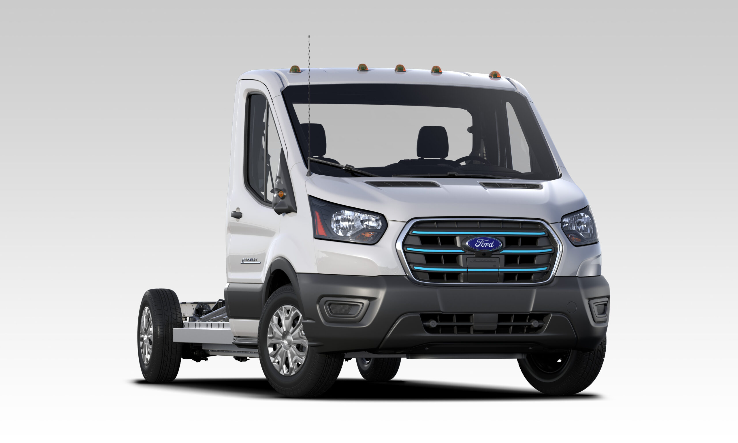 2022 Ford E Transit Chassis Cab CutAway image 1